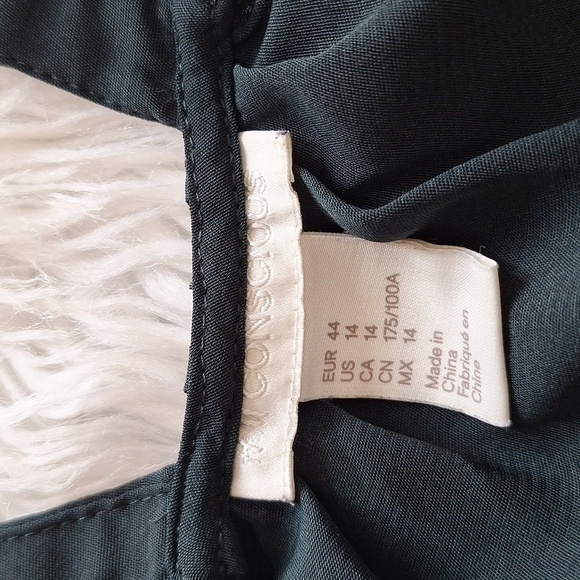 H&M Conscious Flowy Emerald Green Sleeveless Blouse - Picture 8 of 13